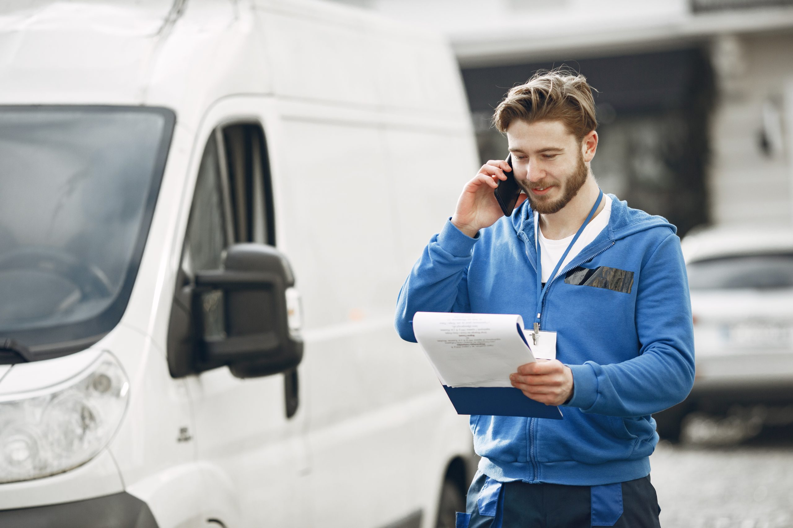 Traslados urgentes. Servicios de transporte de mercancías en furgoneta